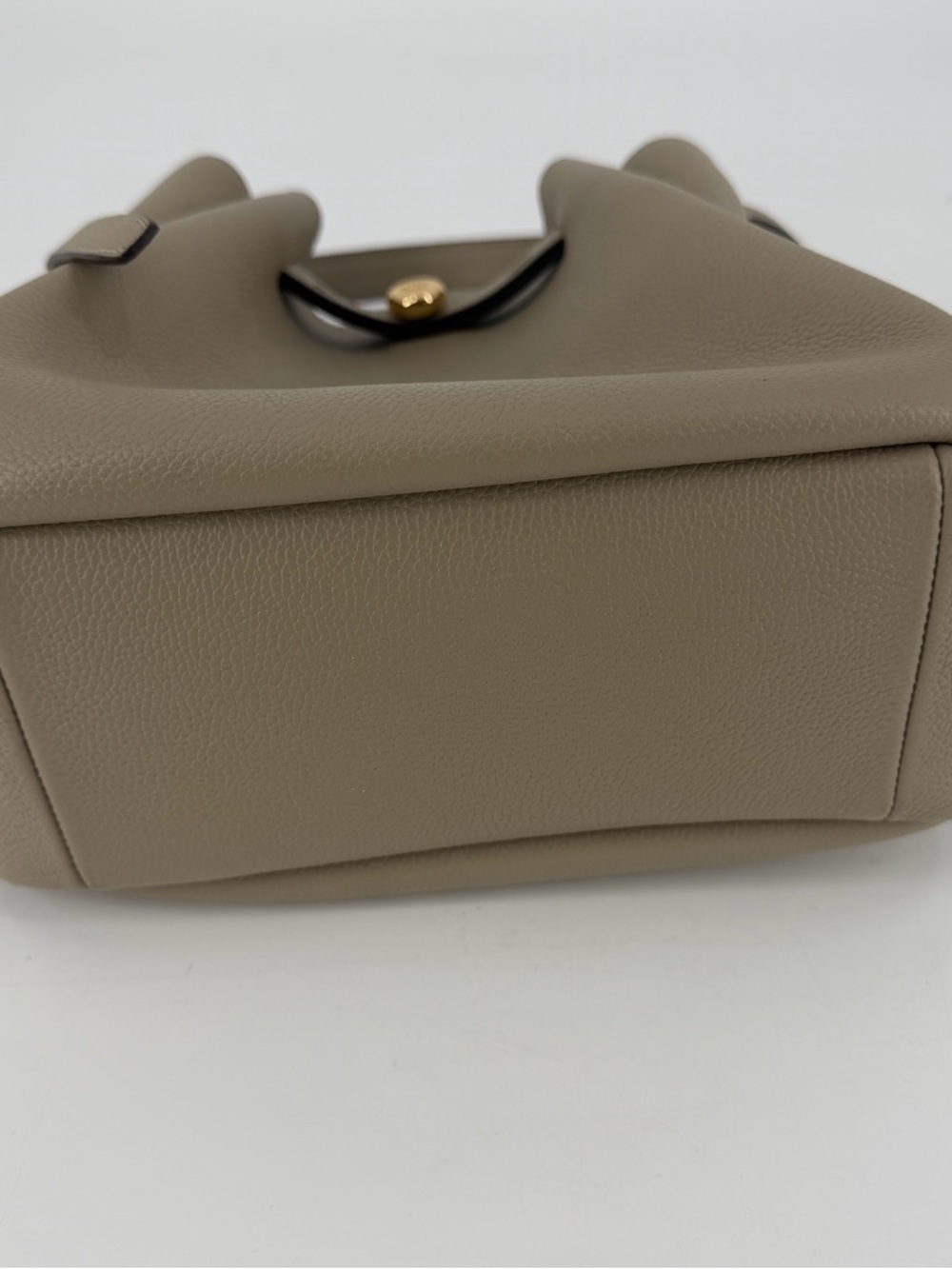 EUC! Tory Burch Romy Bucket Bag Pebbled Leather Purse Crossbody Taupe Beige - Picture 10 of 10